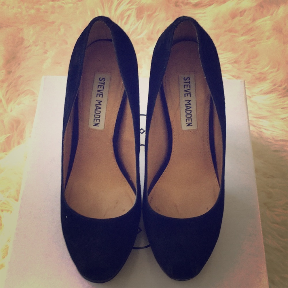 Steve Madden suede black heels